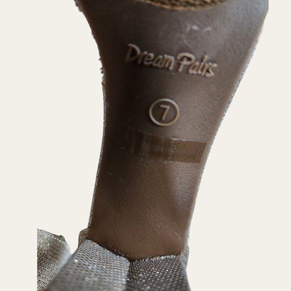 DREAM PAIRS CHUNK GOLD GLITTER BLOCK HEEL 7 - Picture 9 of 10